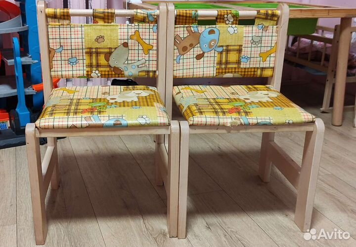 Стол IKEA flisat и два детских стула