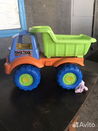 Грузовик пластмассовый детский