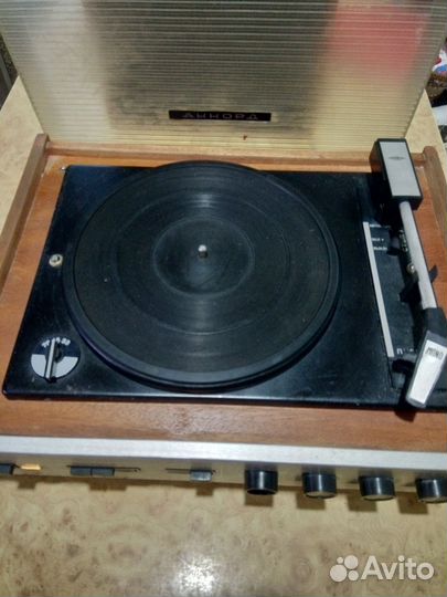Проигрыватель винила СССР