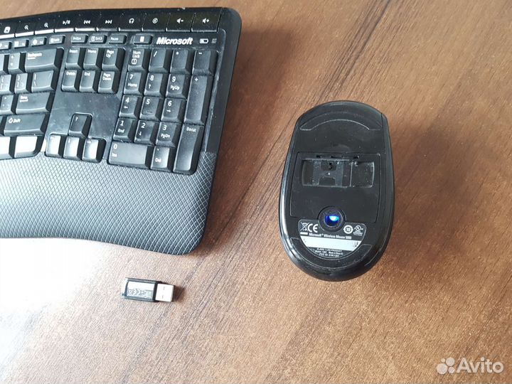 Комплект Microsoft, беспроводной. Мышь и Клавиатур