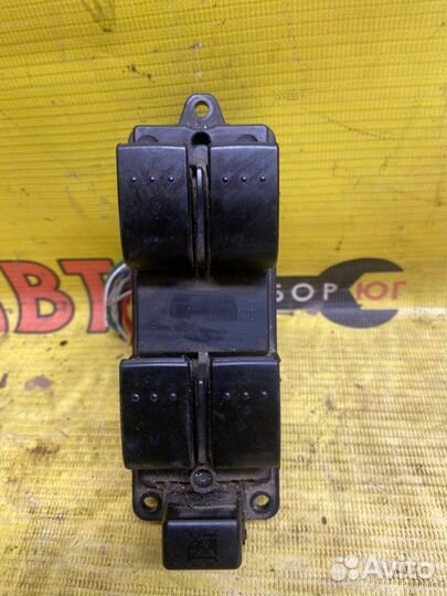 Блок управления стеклоподъемниками Mazda Mazda3 BK