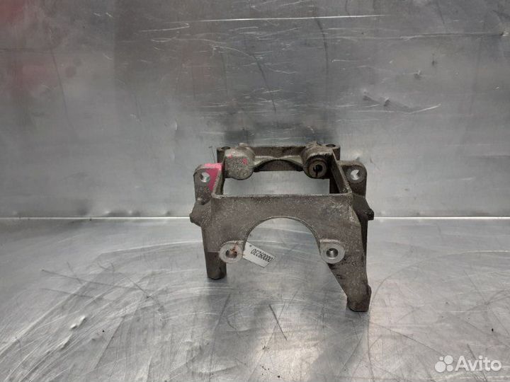 Кронштейн гидроусилителя Audi 100 C4 1991-1994