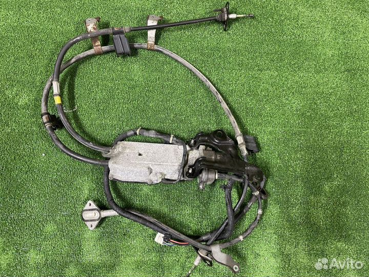 Блок управления стояночным тормозом Lexus LS600hl