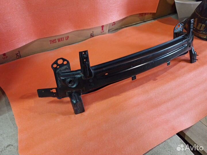 Усилитель переднего бампера Kia Sorento 2 XM