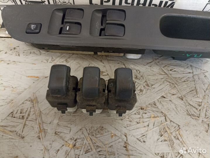 Блок управ. стеклоподъем. Mitsubishi Space Wagon