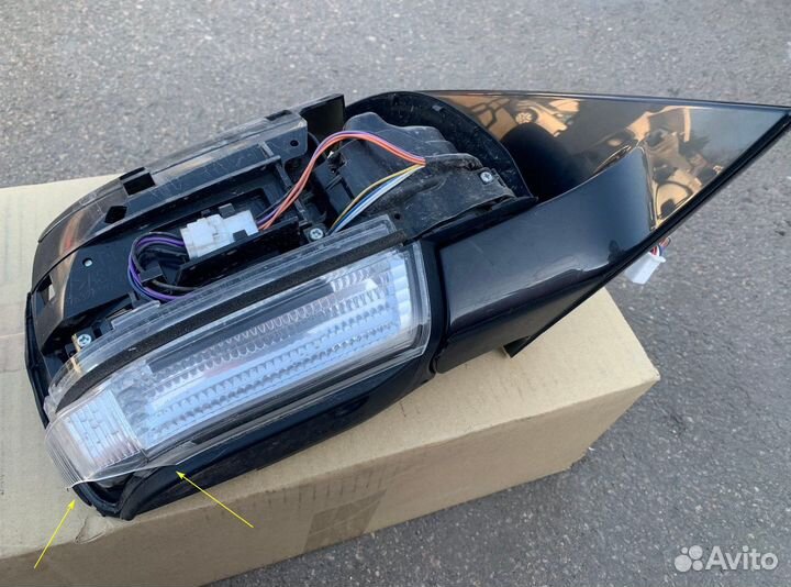 Зеркало заднего вида правое Pajero 4 (10 конт.)