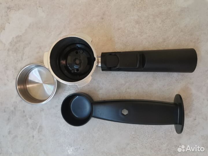 Кофеварка рожковая Endever Costa-1080