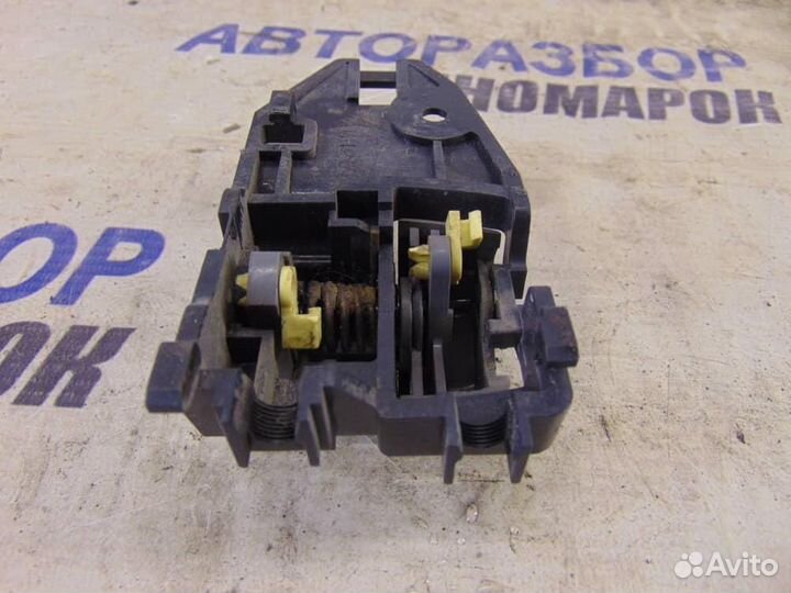 Ручка двери передней внутренняя левая для Mitsubis