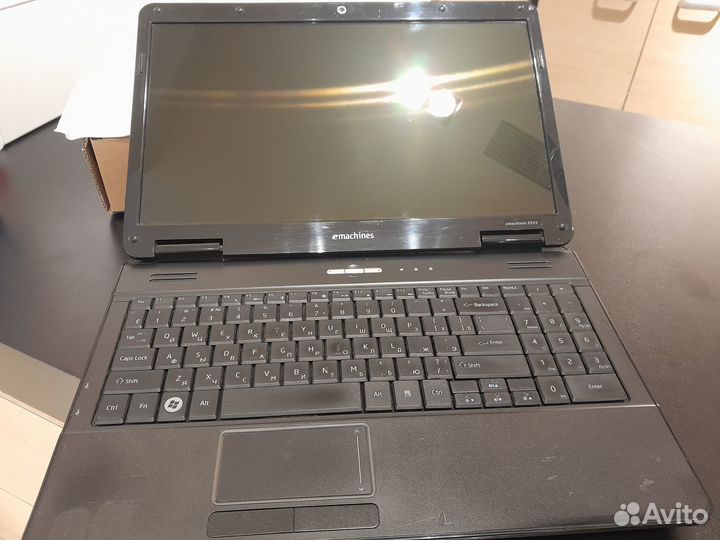 Ноутбук EMachines E525 б/у