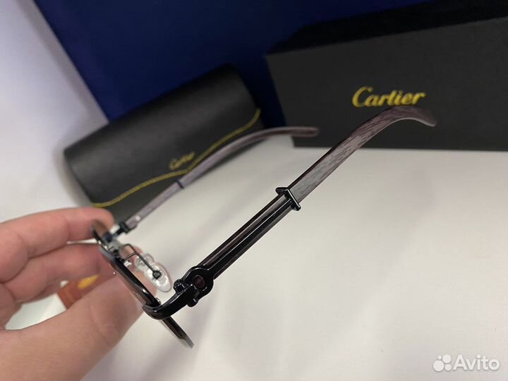 Солнцезащитные очки Cartier