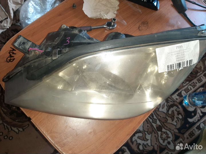 Фара передняя левая