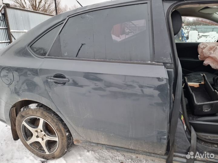 Дверь задняя правая Vw Polo Sedan LI7F серая ориги