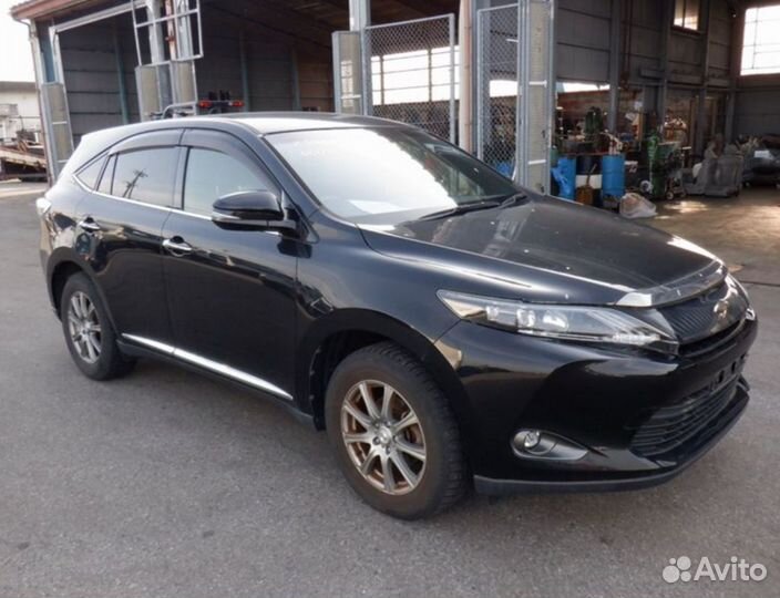 В разборе Toyota Harrier 2014