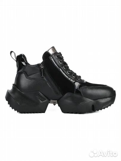 Новые кроссовки,натуральная кожа