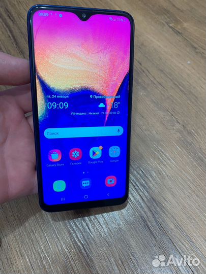 Samsung Galaxy A10, 2/32 ГБ