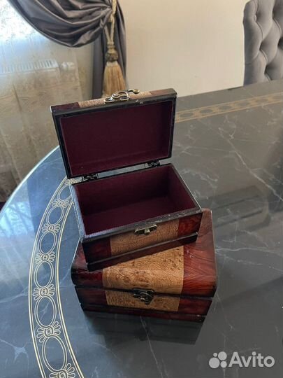 Деревянная шкатулка