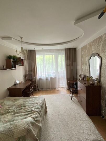 4-к. квартира, 98 м², 4/9 эт.