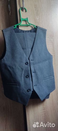 Школьный костюм для мальчика р32 серый