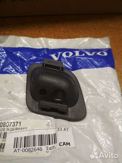 Заглушка бампера дворников volvo