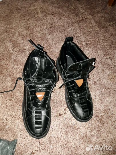 Кроссовки кеды