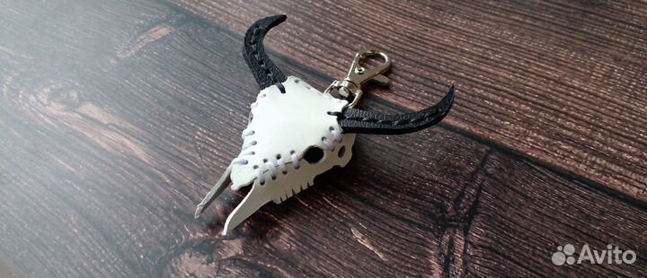 Брелок из натуральной кожи Череп быка