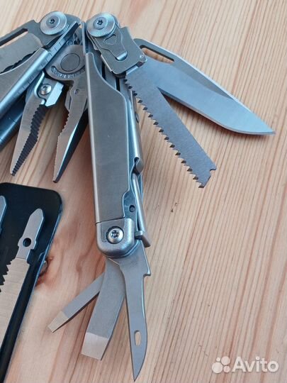 Мультитул Leatherman Surge