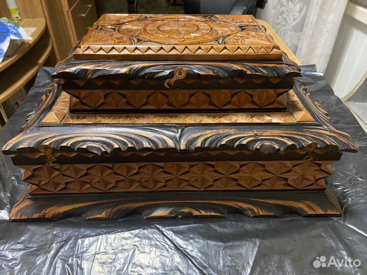 Шкатулка резная деревянная подарочная