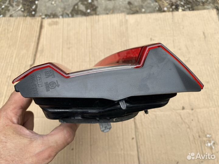 Ниссан кашкай J11 фонарь в крышку багажника