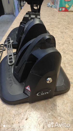 Продам автомобильные крепления сноуборда и лыж