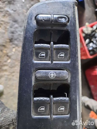 Блок управления стеклоподъемниками passat B5