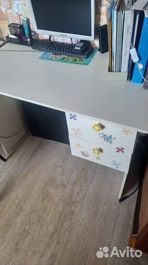 Письменный стол