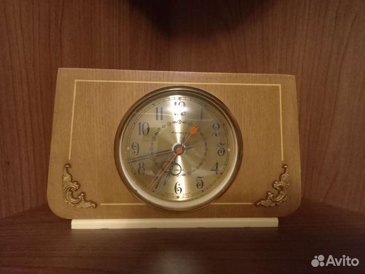 Часы настольные Янтарь Кварц ссср, Молния СССР