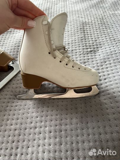 Фигурные коньки edea