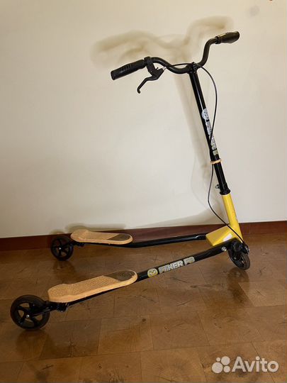Трехколесный самокат Fliker