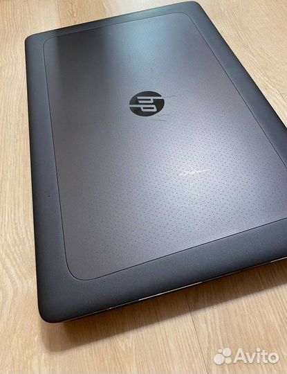 HP ZBook 17 G3 Xeon E3-1535M/16/512/M5000M