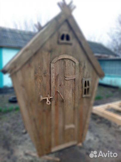 Дачный туалет деревянный