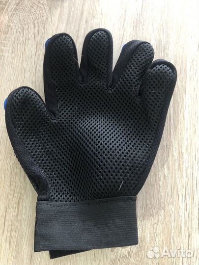 Перчатка для вычесывания шерсти