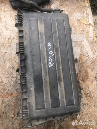 Корпус воздушного фильтра Volkswagen Polo 2011