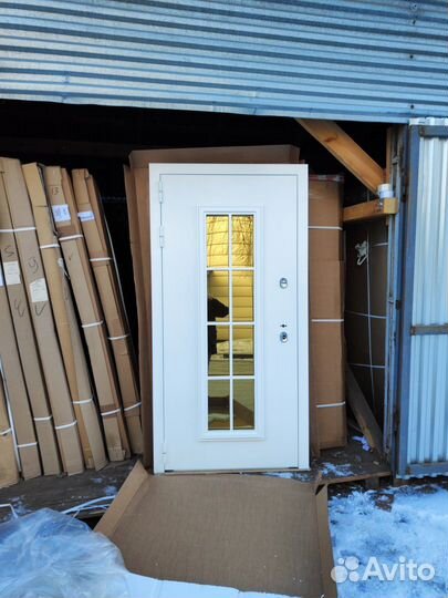 Входная Уличная дверь с терморазрыом Тичино белая