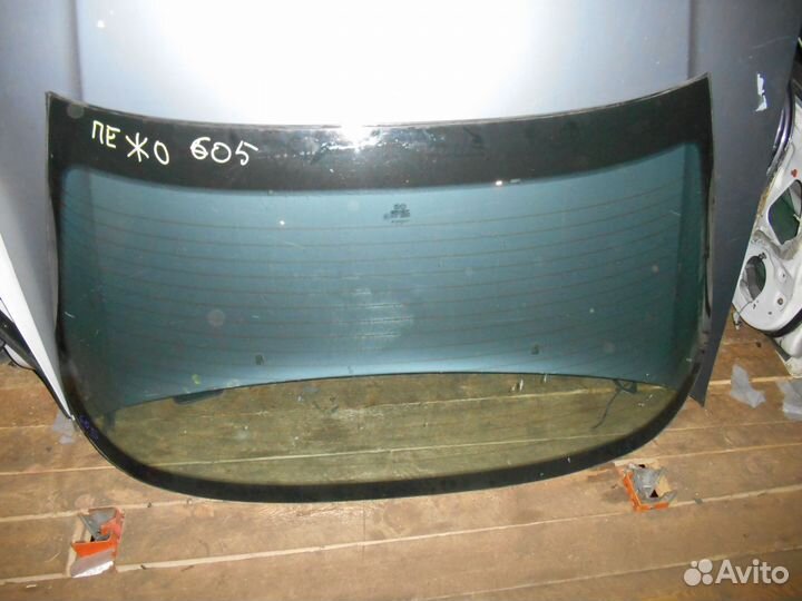 Заднее стекло Peugeot 605 Пежо 605