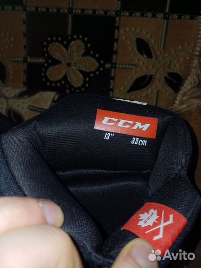 Перчатки хоккейные