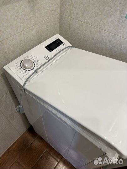 Стиральная машина Electrolux с вертикальной