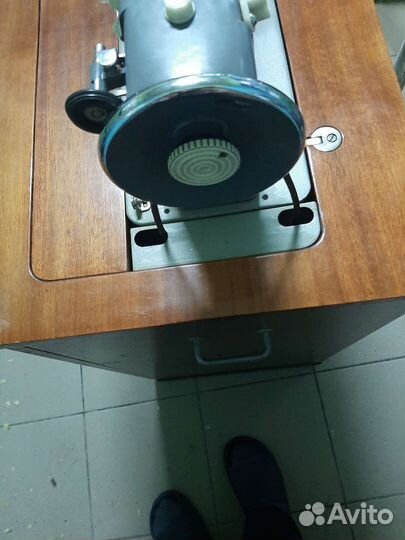 Продам швейную машинку