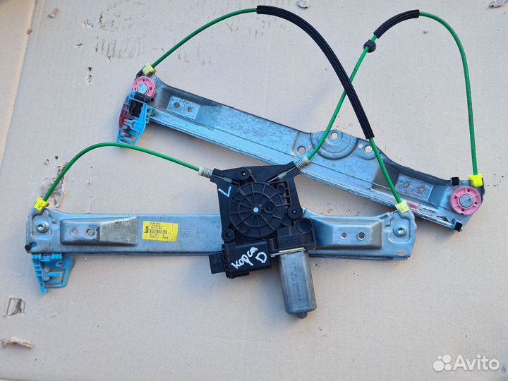Опель Корса д передний левый стеклоподьемник
