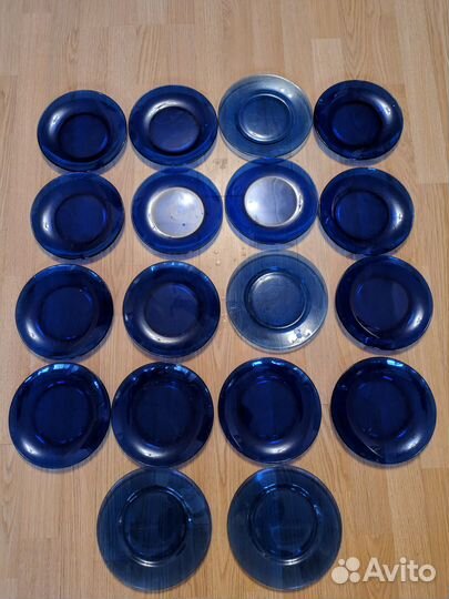 Тарелки мелкие синее стекло бу