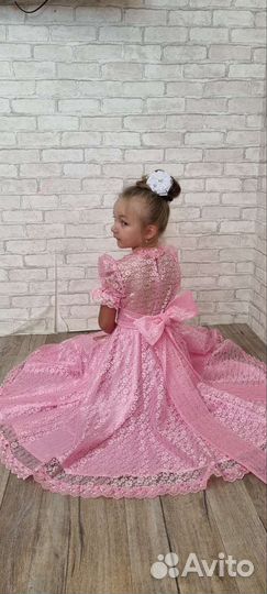 Бальное платье на девочку 5 лет,новое