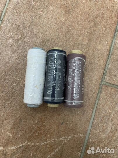 Иглы, ножницы, нитки, шкатулка рукоделие