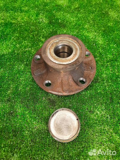 Ступица задняя правая Volkswagen Golf 5 BVY (2.0)