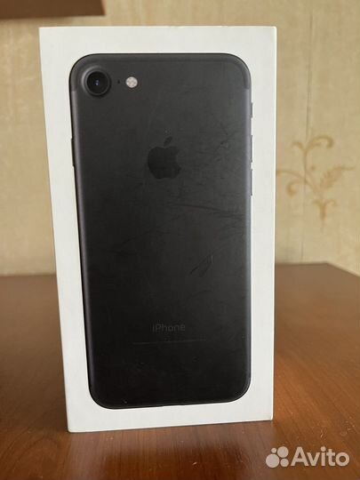 Коробка от iPhone 7