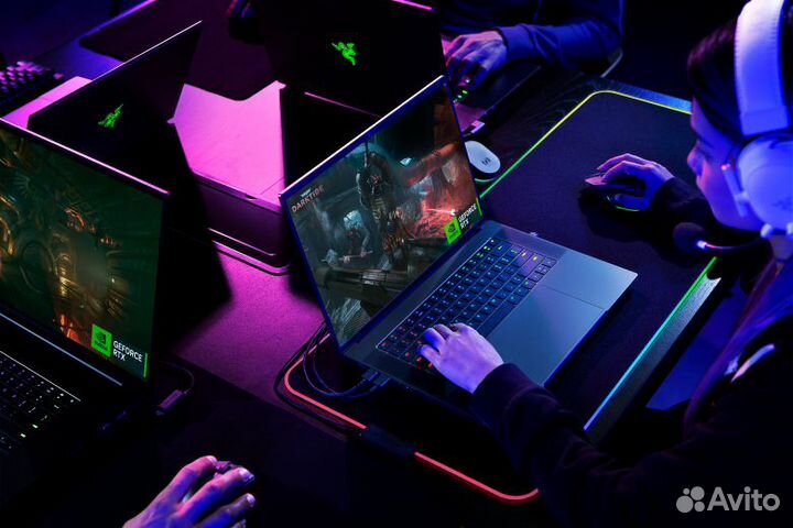 Razer Blade 18 Intel i9-13950HX, nVidia RTX4070 8G